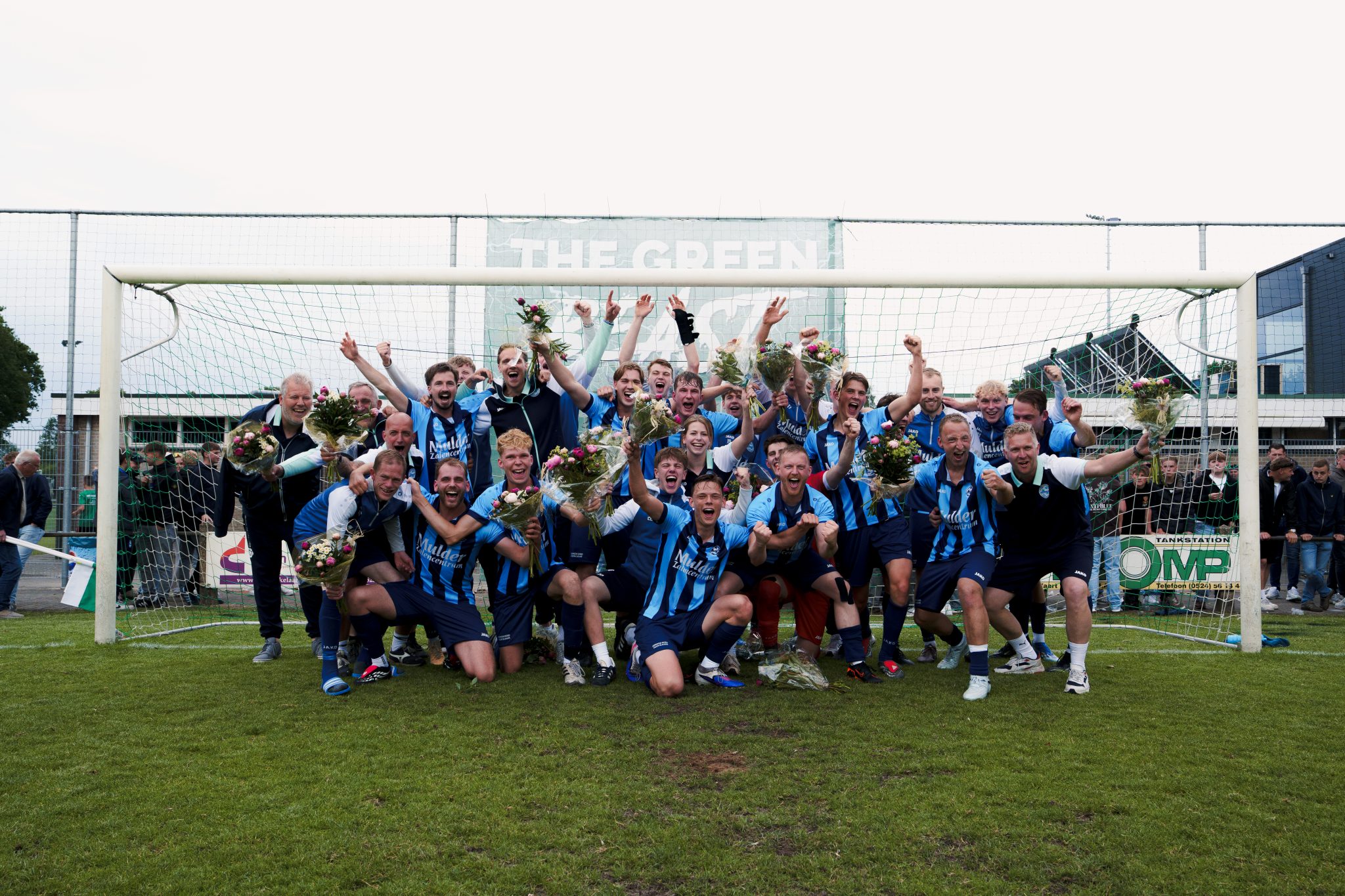 Hardenberg '85 promoveert naar de derde klasse! 💙